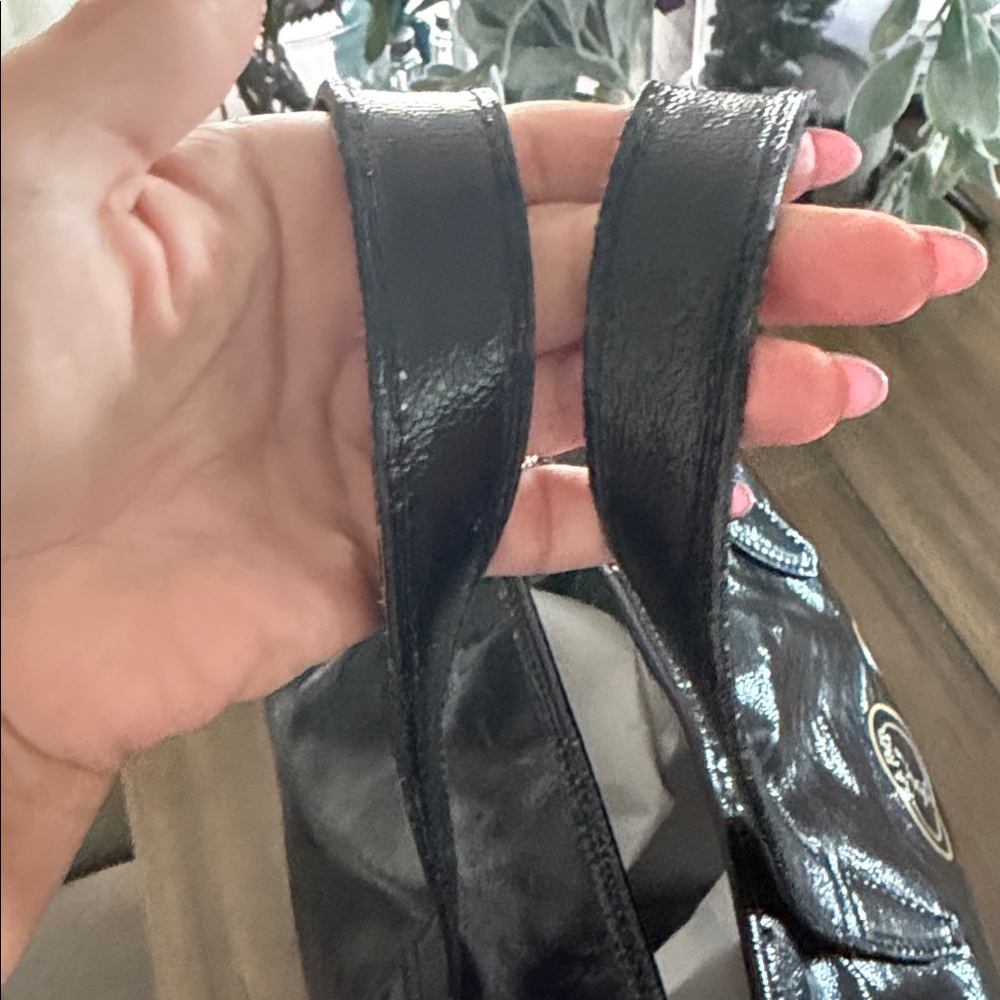 Yves✨ Saint Laurent ✨🖤Black Patent 🖤Tote with Gold Script - Picture 8 of 8